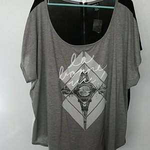 Torrid Ladies Top Size 3 *NWT* Paris